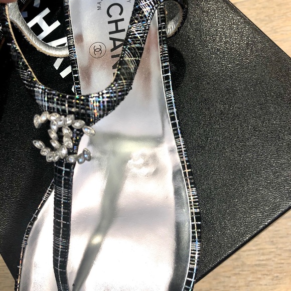 ❌SOLD❌ Chanel Crystal Thong Sandals - Picture 2 of 8